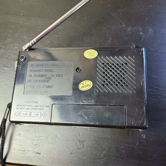 9 Band Receiver FM/AM/SW World Receiver - Picture 8 of 9